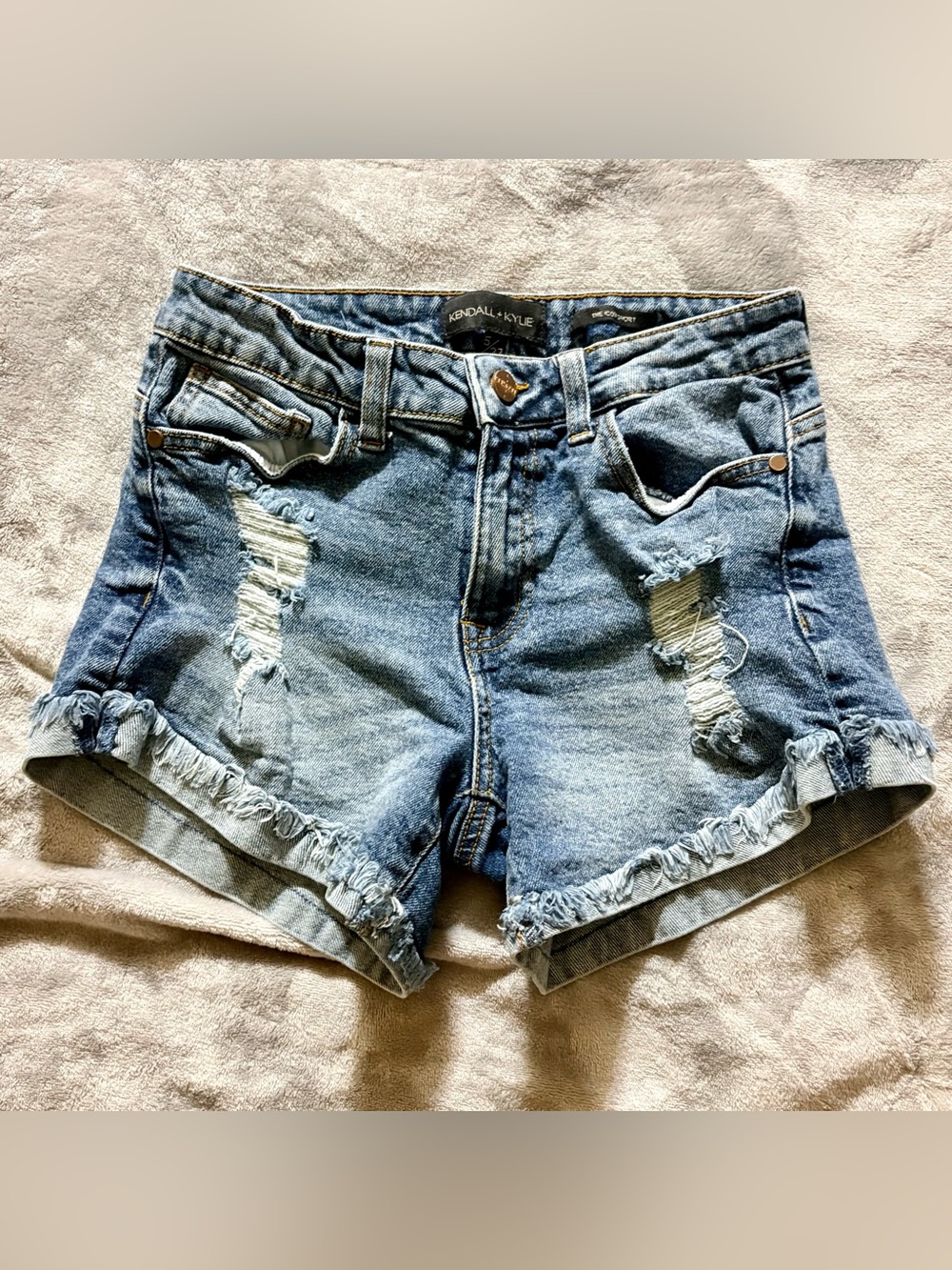 KENDALL + KYLIE The Icon Blue Jean Distressed Cuffed Shorts Women's Size 5/27